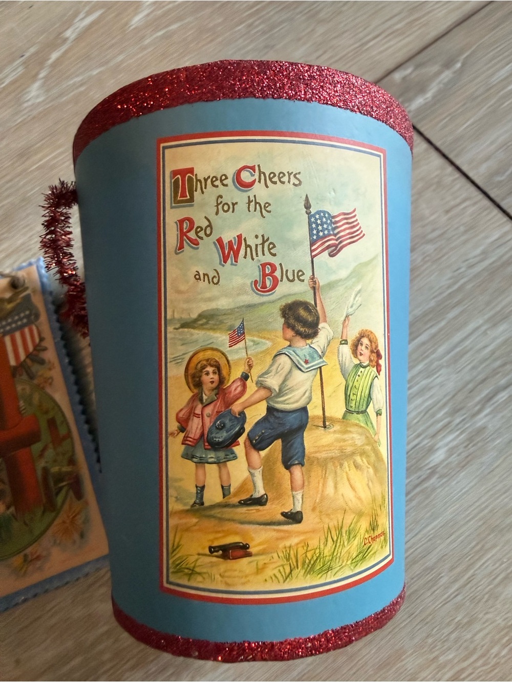 New World Market Patriotic Vintage-Style Set - flag decor, party decor, 4th July - Picture 2 of 7